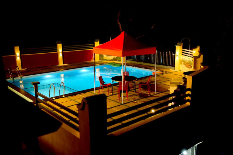 SILVERY MOON Resort