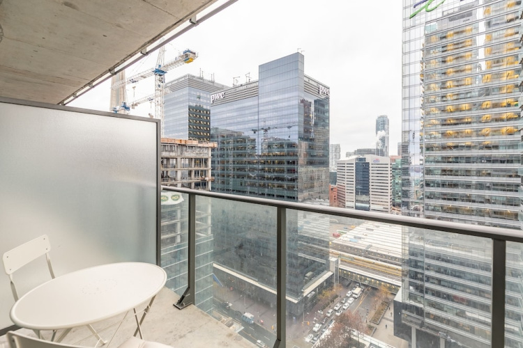 Marvelous Maple Leaf Square — фото 4