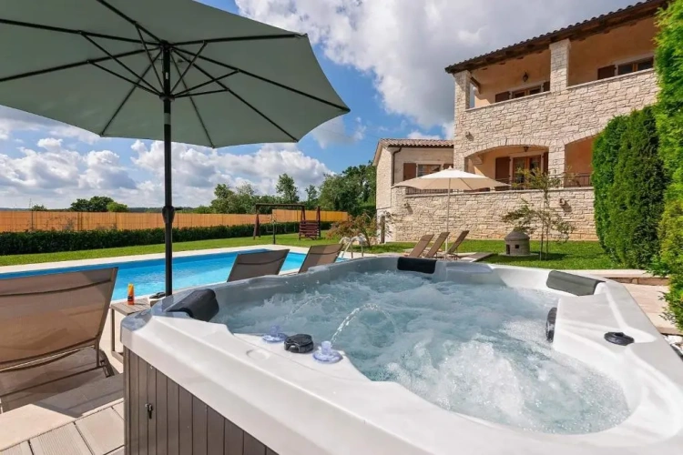 3 Bedrooms Villa