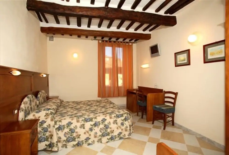 Standard Double room with city view