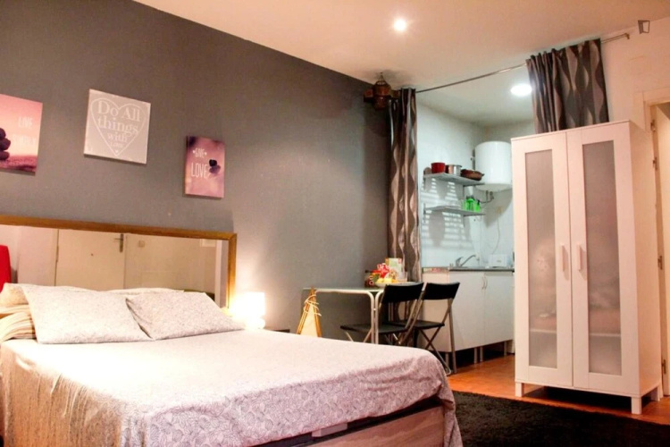 Studio in Madrid, With Wifi - 72 km From the Slopes