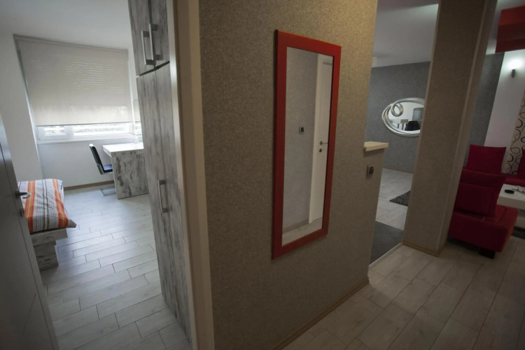 Apartment Red