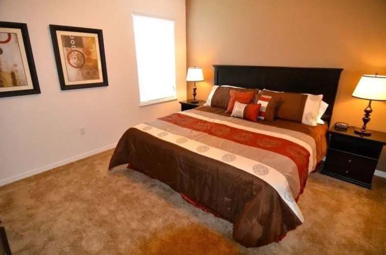 5 Br Home Kitchen Sleeps 10