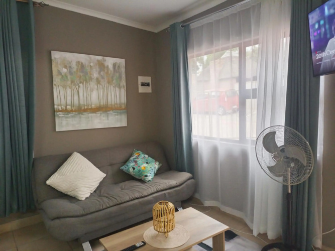 Menlyn Mews Guesthouse