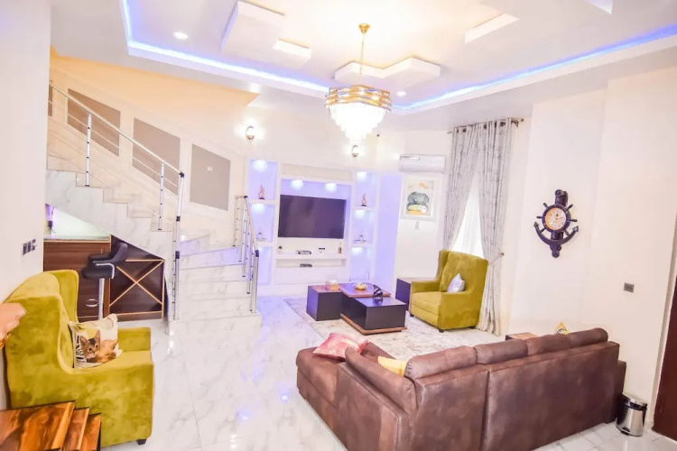 Executive 4 Bedroom House