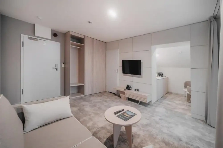 Deluxe Apartment