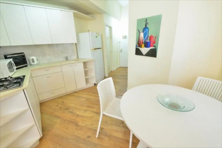 Quiet 2 BR Apt. near the beach