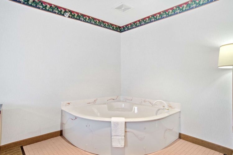 EverSpring Inn & Suites photo 15