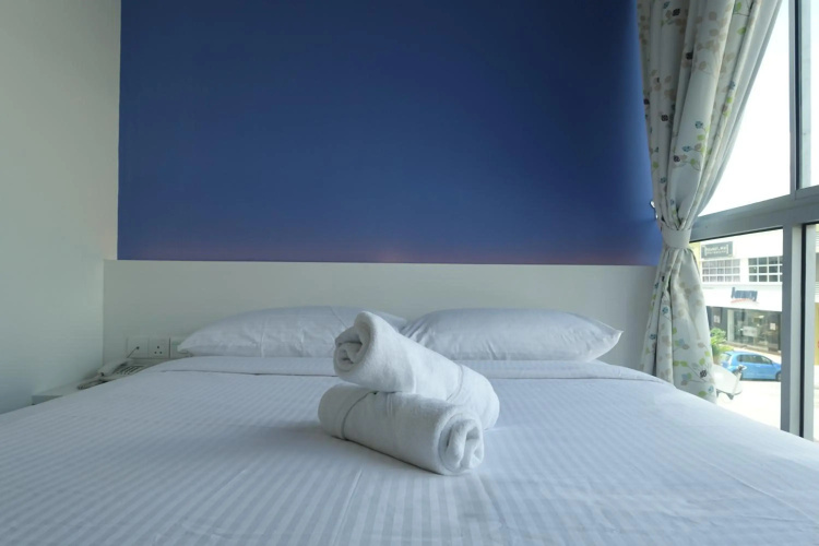 Lodge 10 Hotel