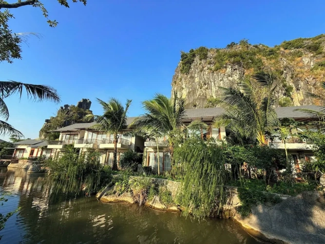 1 Bedroom Deluxe Twin room with lake view
