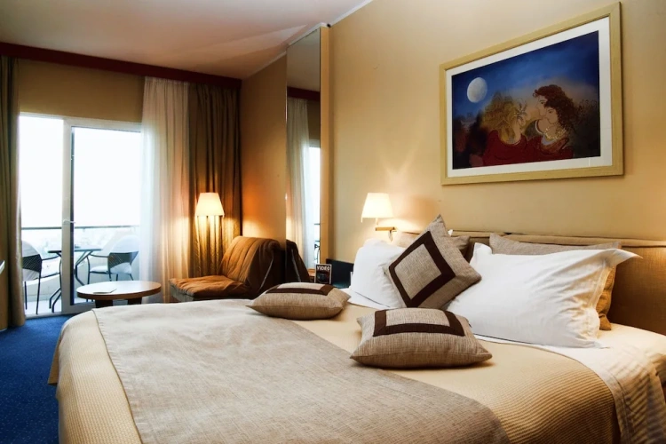 Classic Double room with balcony and with sea view