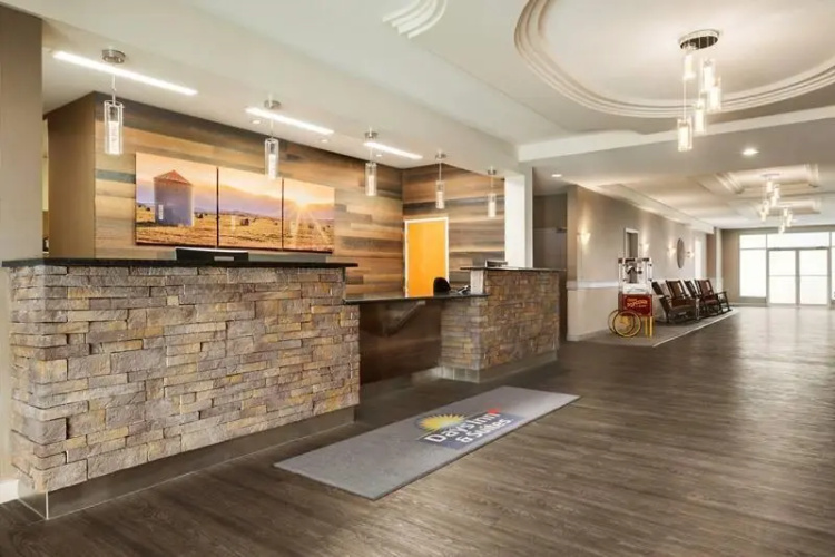 Days Inn & Suites by Wyndham Brooks photo 10