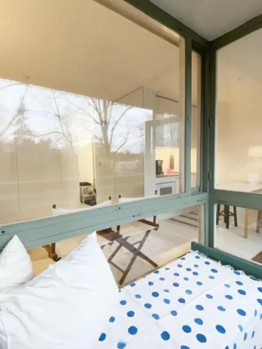 Bright studio with great location. Huge glazed balcony.