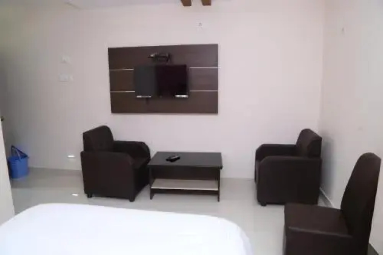 Hotel DMR Residency