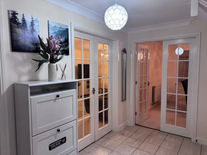 Spacious 4Bd House With Character In Coventry