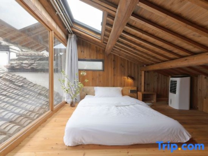 Standard Twin Duplex room with mountain view