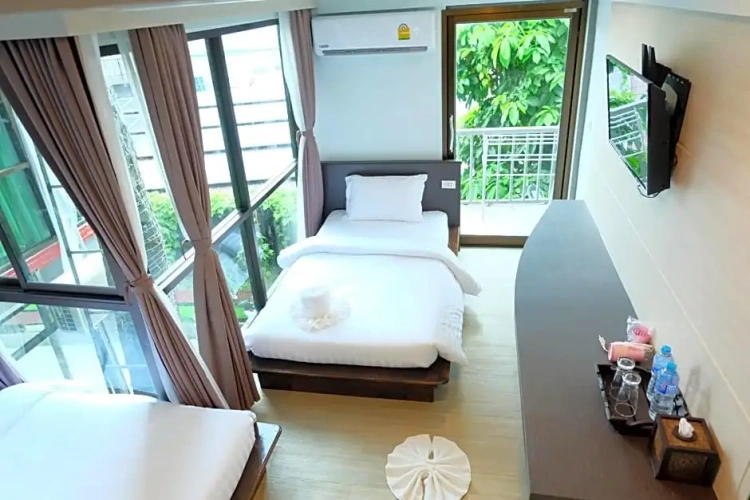 Deluxe Twin room with balcony