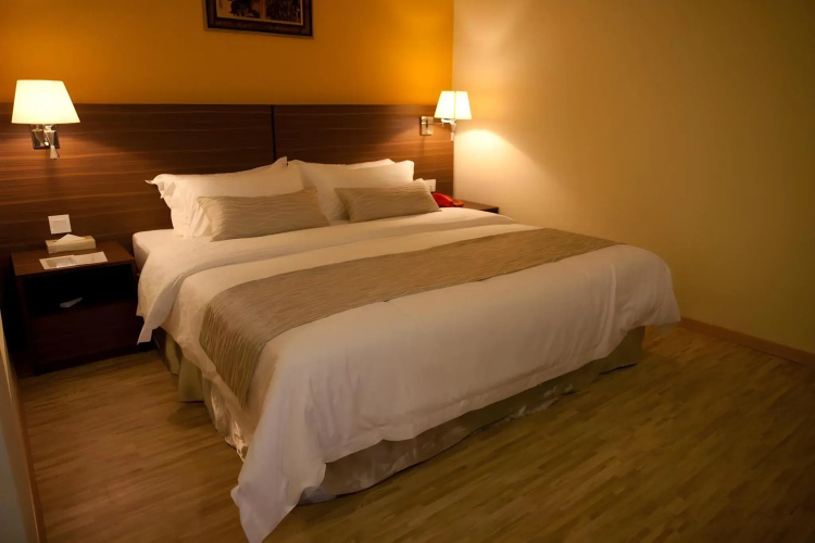 Pinetree Hotel