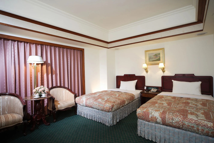 Noble Hotel