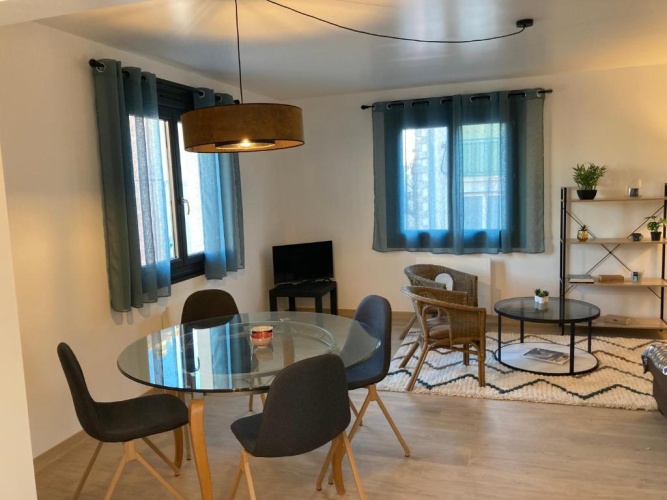 3 Bedrooms Apartment