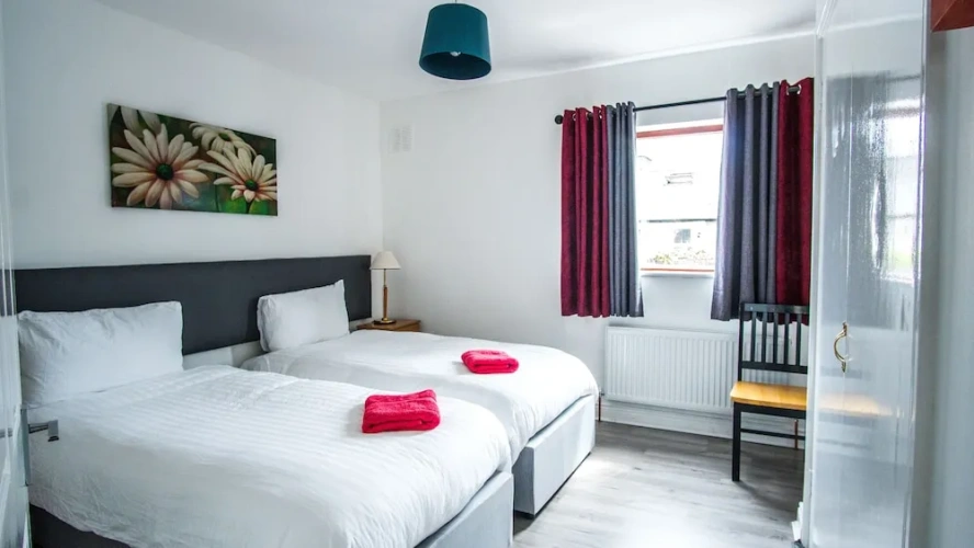 3 Bedrooms Comfort room