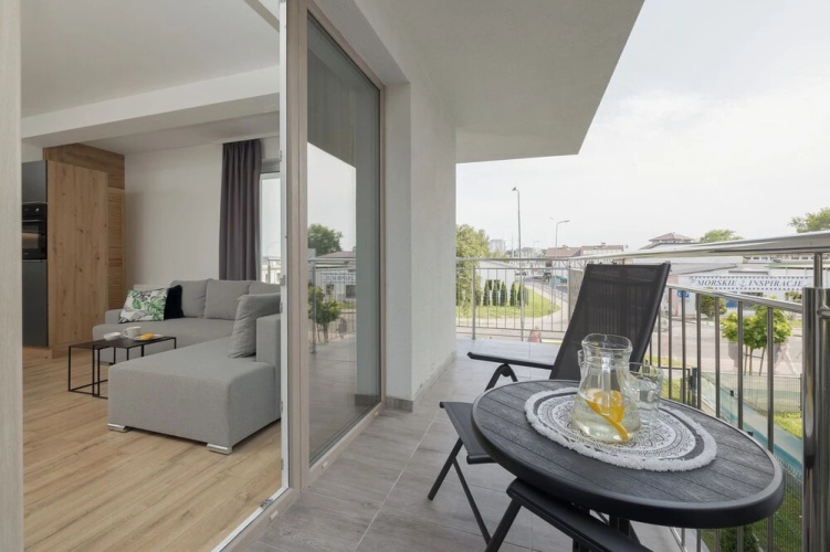 Kapitański Mostek by Renters