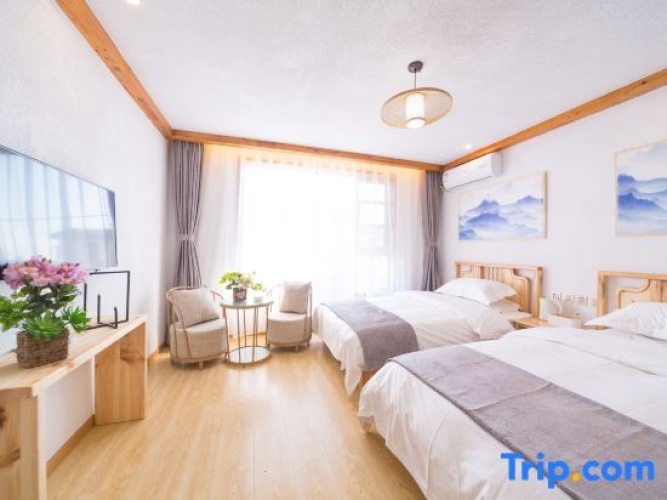 Standard Twin room with sunrise view