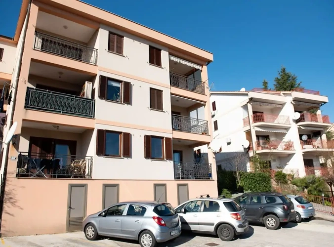 2 Bedrooms Apartment with balcony and with sea view