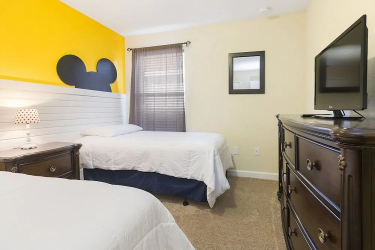 Paradise Palms 8852