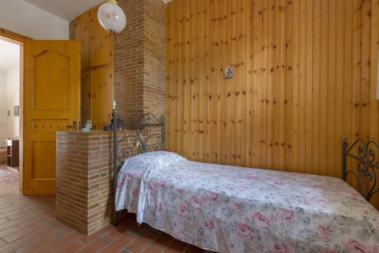 3 Bedrooms Classic Villa