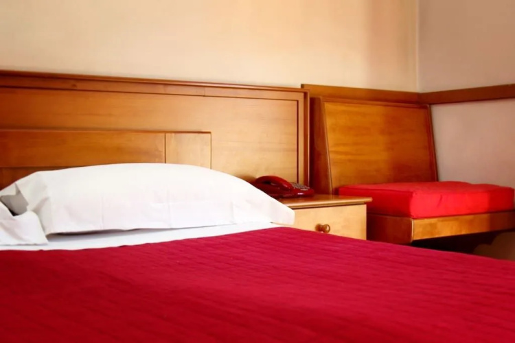 Hotel Lugano Tirana