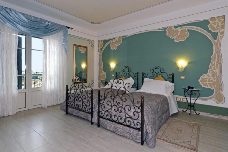 Standard Twin room with balcony