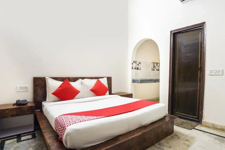OYO Rooms Noida Atta Market