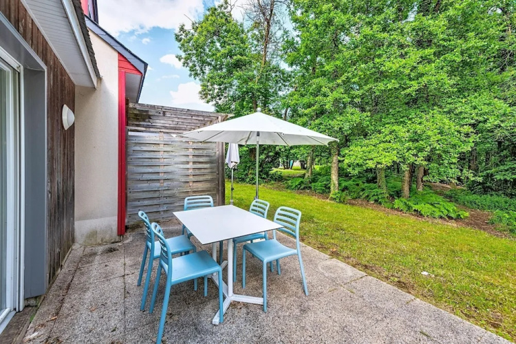 Duplex Cottage With Pool for 4
