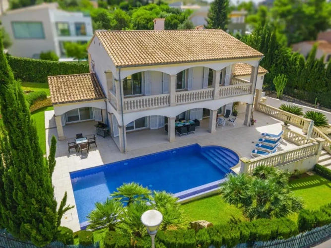 Deluxe Villa