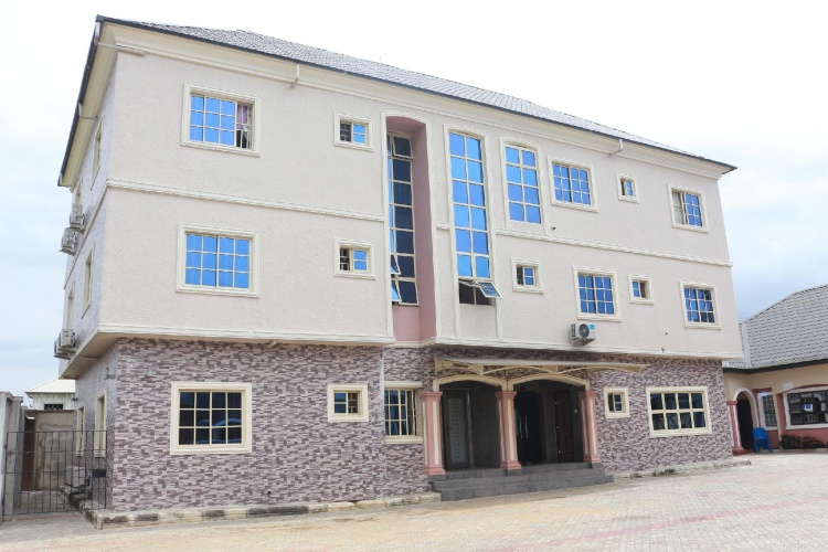 Emrosy Hotels