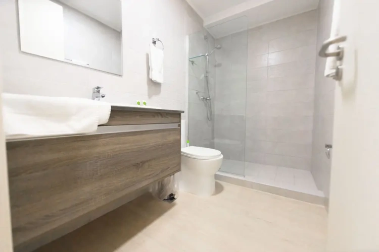 3 Bedrooms Classic Apartment