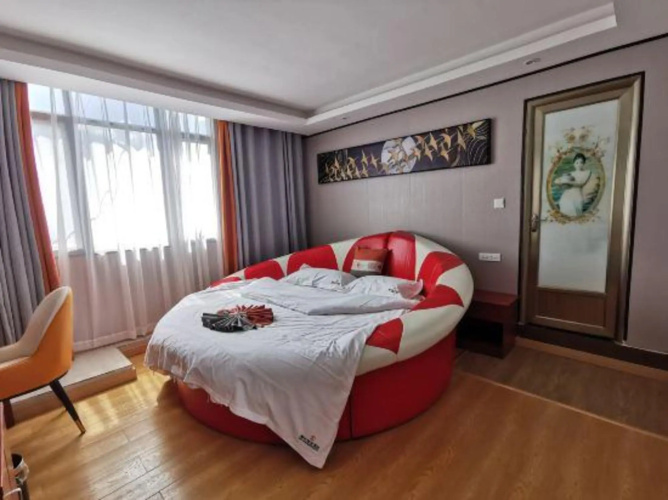 Dengge Business Hotel