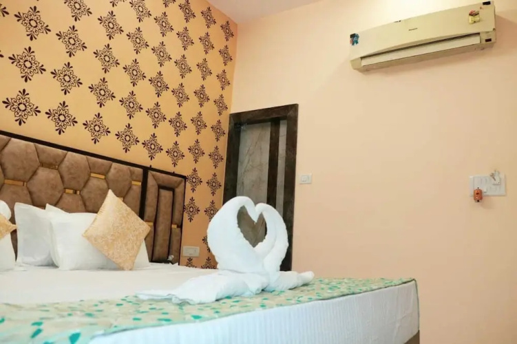 Hotel Chotiwala – 10 Mins from Kashi Vishwanath Temple