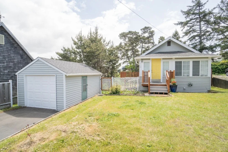 Seaside Prom 2 Bedrooms 2 Bathrooms Home