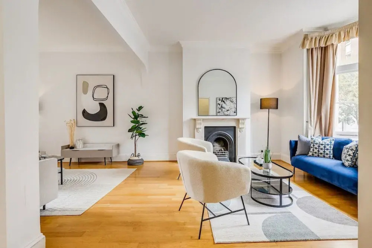 Belgravia - Charming Spacious 4 Bed Home for 9