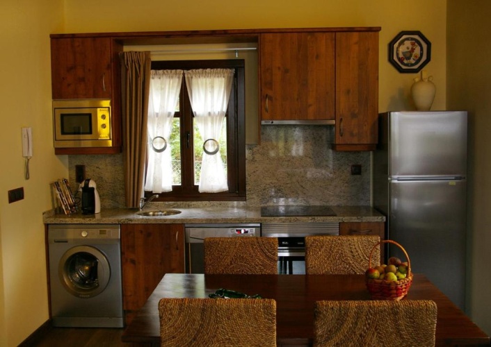 3 Bedrooms Apartment