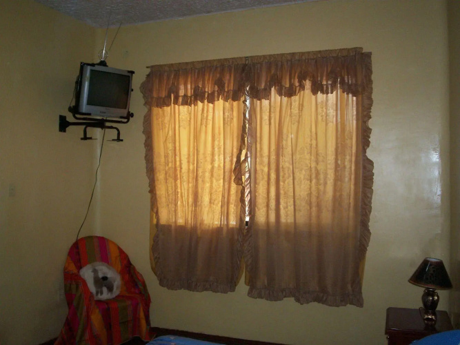 Hostal White House