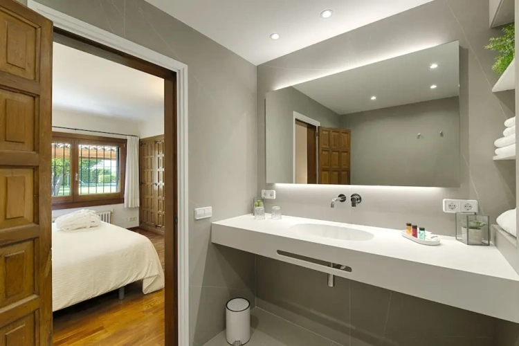 Deluxe Double room with pool view
