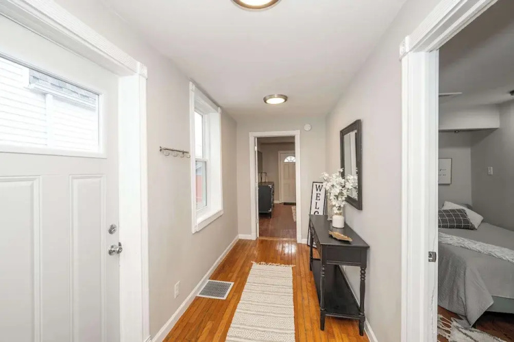 The Covington Cottage Modern 2 BDR Charmer