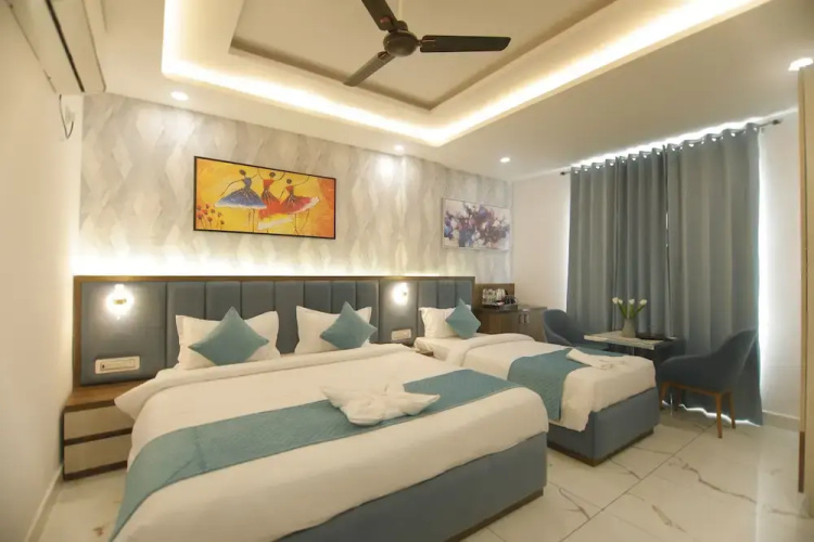 Paarth Grand