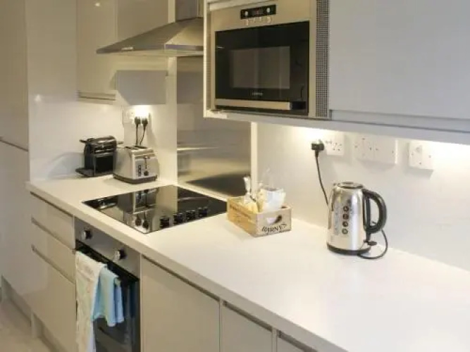 12a Elm Court