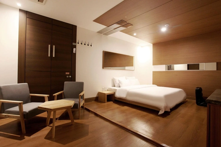 Premier room