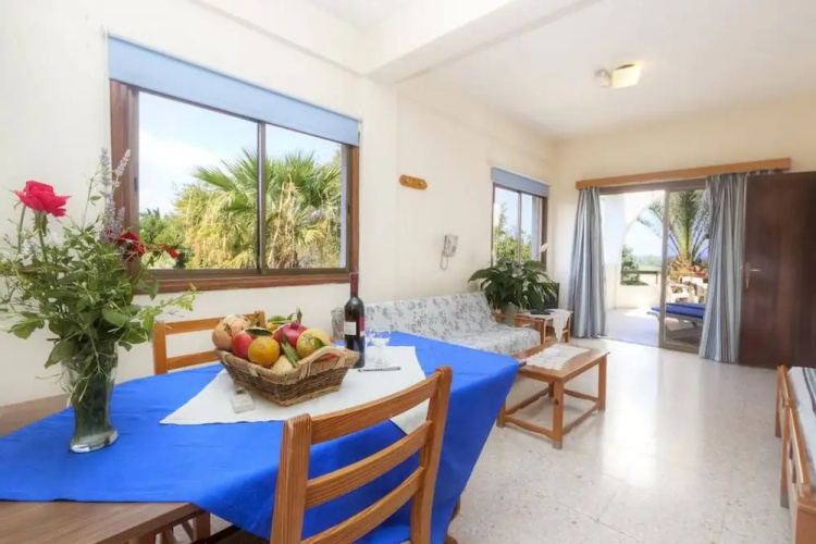 Room-studio in Polis - Just 800 m From t