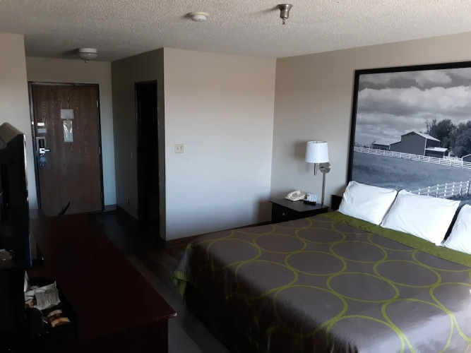 Super 8 Bethany Mo